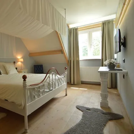 Rent this 5 bed apartment on 5076 PM Haaren