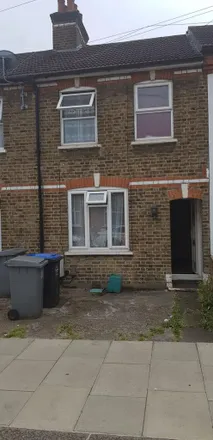 Rent this 3 bed townhouse on St. Anne's Road in London, HA0 2AN