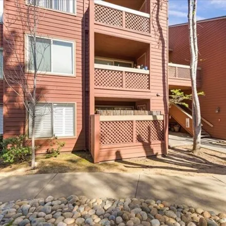 Buy this 2 bed condo on 953 Catkin Court in San Jose, CA 95128