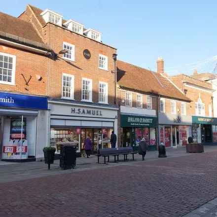 Rent this 2 bed apartment on 31-32 Chapel Street in Chichester, PO19 1DL