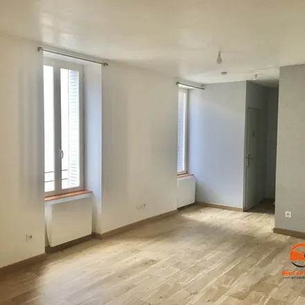 Rent this 3 bed apartment on 5 Rue du Nord in 63140 Châtel-Guyon, France