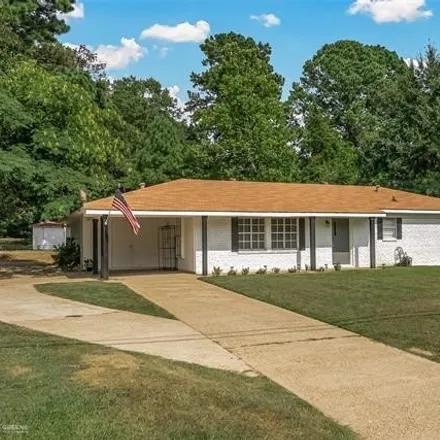 Rent this 3 bed house on Irving Bluff Road in Northwoods, Caddo Parish