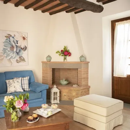 Rent this 6 bed duplex on 50028 Tavarnelle Val di Pesa FI