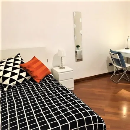 Rent this 5 bed room on Viale dei Mille in 136, 50133 Florence FI