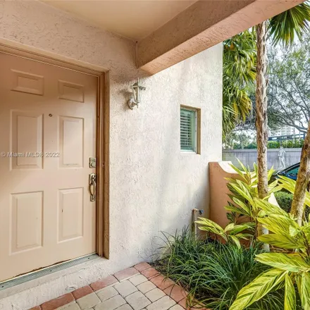 Image 3 - 2039 Oceanwalk Terrace, Lauderdale-by-the-Sea, Broward County, FL 33062, USA - Townhouse for sale