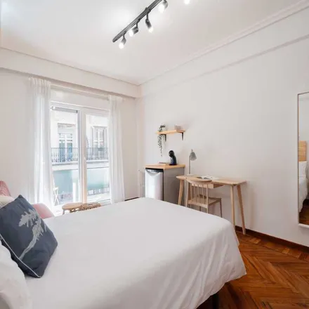 Rent this 1 bed apartment on Evaristo San Miguel in Calle de Evaristo San Miguel, 28008 Madrid