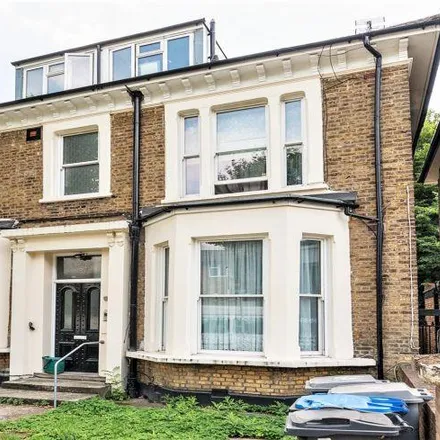 Rent this studio apartment on 53 Cavendish Road in London, NW6 7XL