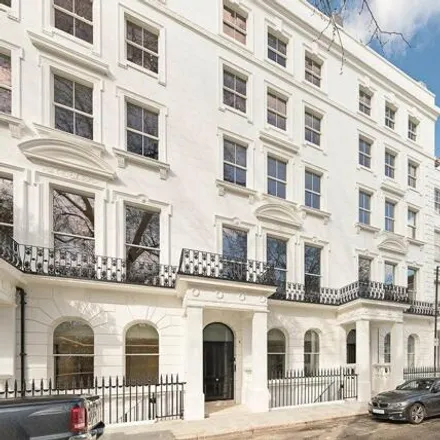 Rent this 3 bed room on 17 Craven Hill Gardens in London, W2 3EE