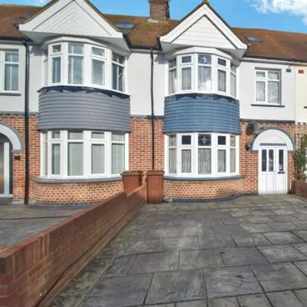 Buy this 4 bed townhouse on Elmfield in Gillingham, ME8 6EX