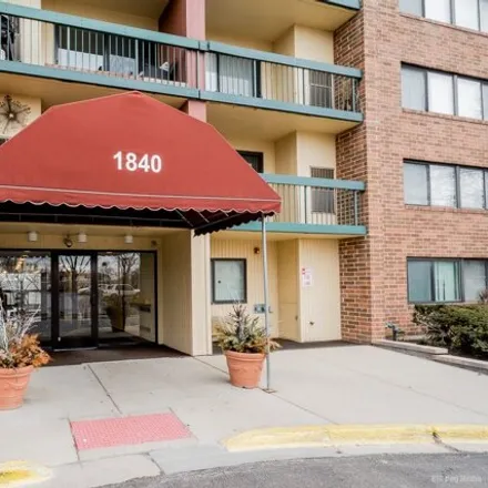 Buy this 2 bed condo on Fayette Walk in Hoffman Estates, Schaumburg Township