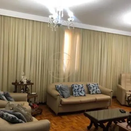 Buy this 3 bed apartment on Rua 82 in Setor Central, Goiânia - GO