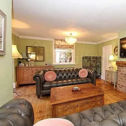 Image 3 - Compton Road West, Tettenhall Wood, WV3 9DW, United Kingdom - House for sale