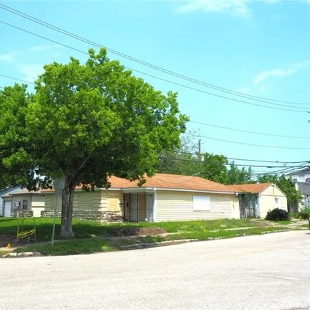 Buy this studio house on 6290 Tierwester Street in Houston, TX 77021