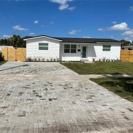 Image 2 - 31 East 52nd Place, Hialeah, FL 33013, USA - House for rent