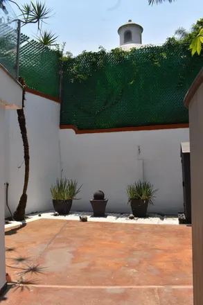 Buy this studio house on Privada Manantiales in Satélite, 62450 Cuernavaca