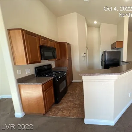 Image 2 - 6729 Lookout Lodge Lane, North Las Vegas, NV 89084, USA - Townhouse for rent