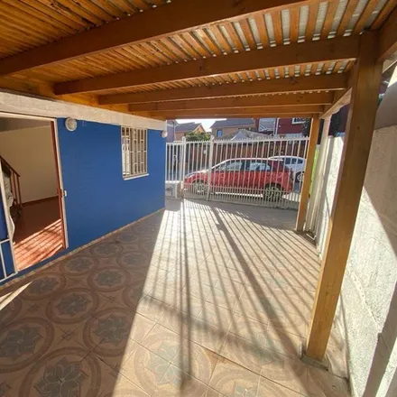 Rent this 3 bed house on El Labrador in 925 2307 Provincia de Santiago, Chile