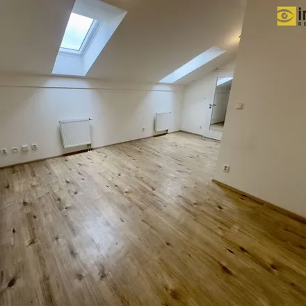 Rent this 1 bed apartment on Parkoviště obchodní centrum Oáza in Jaroslava Holečka, 273 45 Kladno