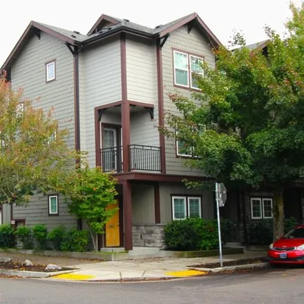 Buy this 2 bed townhouse on 716 Southeast 33rd Avenue in Portland, OR 97214