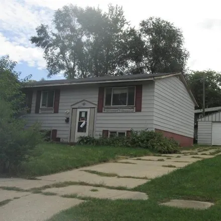 Buy this 5 bed house on 2632 Arthur Avenue in Rockford, IL 61101
