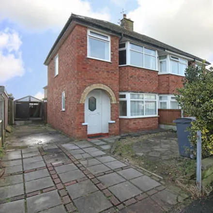 Buy this 3 bed duplex on Carnforth Avenue in Bispham, FY2 0BH