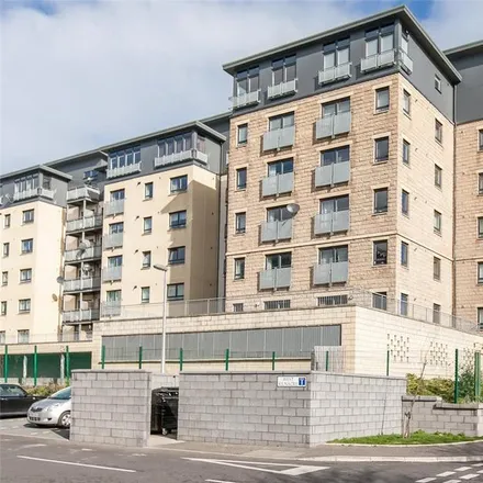 Rent this 2 bed apartment on 7 Hawkhill Close in City of Edinburgh, EH7 6FG