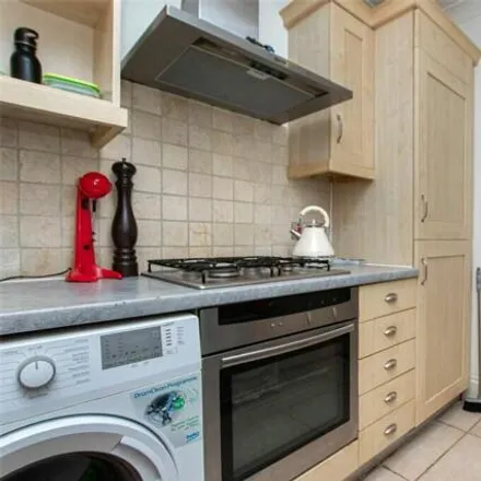 Image 3 - St James Rise, Colchester, CO1 2GD, United Kingdom - Apartment for sale