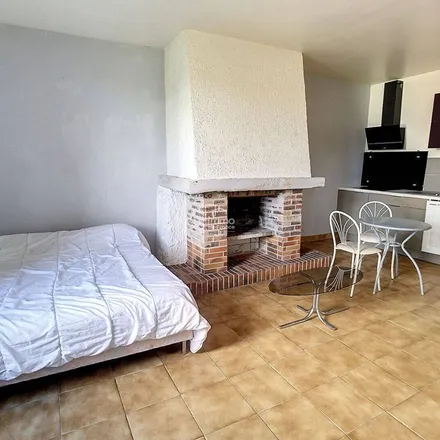 Rent this 1 bed apartment on 27 Rue Charles de Gaulle in 53810 Changé, France