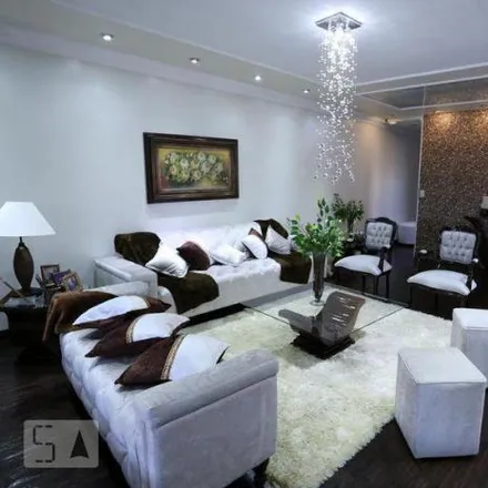 Buy this 6 bed house on Rua Victoria Simionato in Ermelino Matarazzo, São Paulo - SP