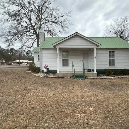 Buy this 2 bed house on 311 East Roosevelt Drive in Star City, AR 71667