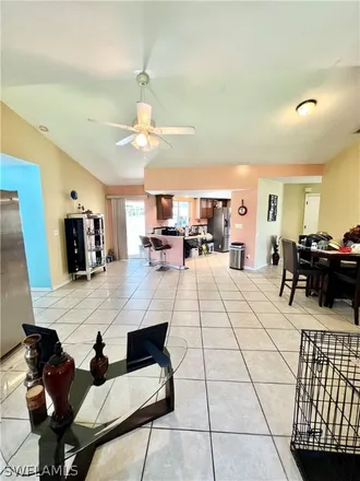 Image 6 - 629 Southeast 10th Place, Cape Coral, FL 33990, USA - House for sale