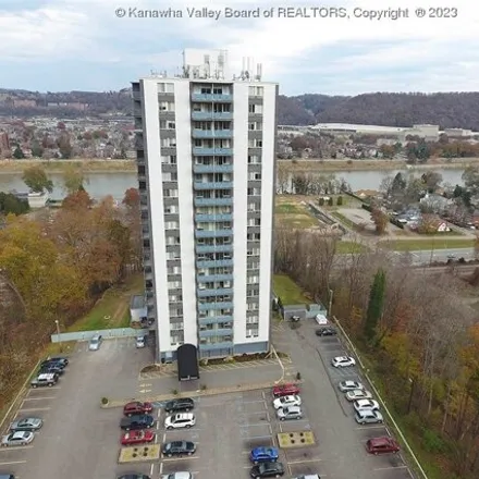 Image 3 - 1835 Roundhill Road, Loudon Heights, Charleston, WV 25314, USA - Condo for sale