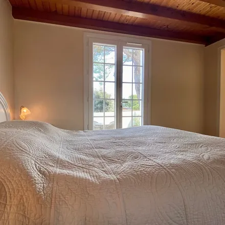 Rent this 3 bed townhouse on Les Moutiers-en-Retz in Chemin Le Breton, 44760 Les Moutiers-en-Retz