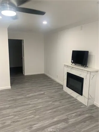 Image 3 - 10924 Blix Street, Los Angeles, CA 91602, USA - Apartment for rent