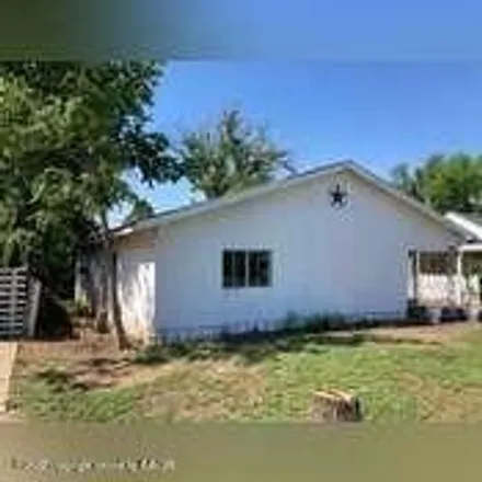 Buy this 3 bed house on 404 East 2nd Street in Shamrock, Wheeler County