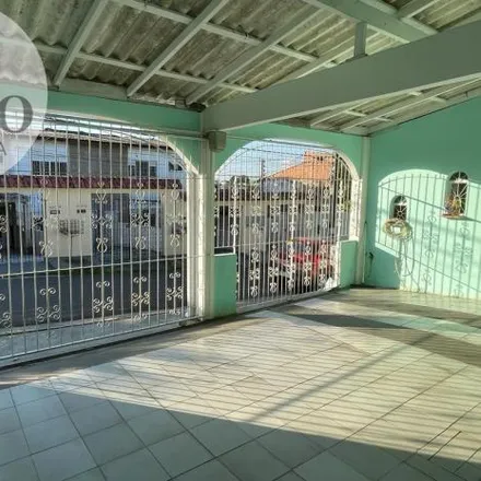 Buy this 3 bed house on ALT Internet in Rua Silva Ramos, Centro