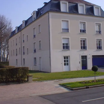 Rent this 3 bed apartment on 2 Rue de la Chaussée in 61000 Alençon, France