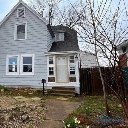 Buy this 2 bed house on Mind Body Soul Fitness in North Summit Street, Toledo