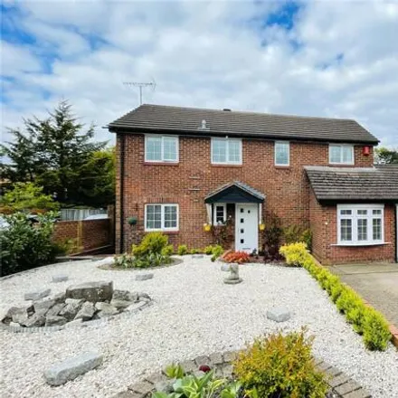Buy this 5 bed house on The Birches in Farnborough, GU14 9RP