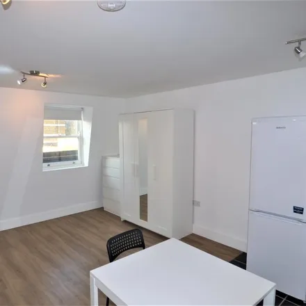 Image 4 - 19 Lyal Road, Old Ford, London, E3 5QG, United Kingdom - Apartment for rent