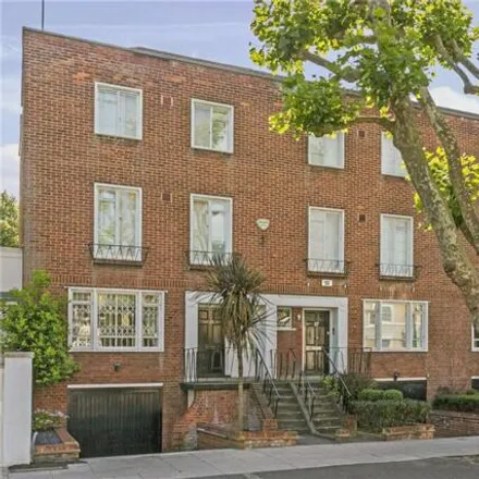 Rent this 5 bed townhouse on 27 Hamilton Terrace in London, NW8 9UG