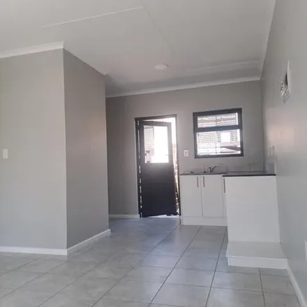 Image 1 - Minjetto Road, Buffalo City Ward 31, Kidd's Beach, South Africa - Apartment for rent