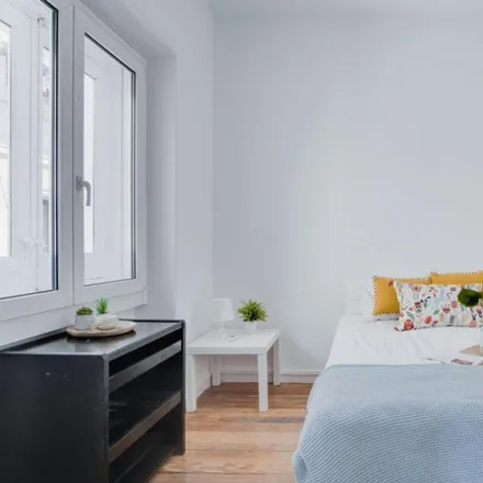Rent this 7 bed room on Madrid in Calle de la Sal, 3