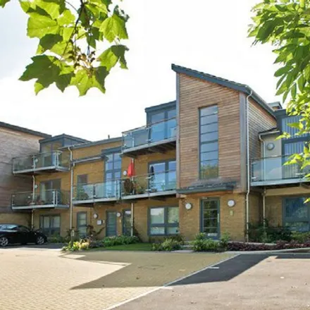 Image 6 - Kingsmead Road, Flackwell Heath, HP11 1JB, United Kingdom - Apartment for rent