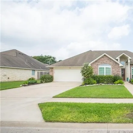 Image 2 - 106 Lake Forest Dr, Victoria, Texas, 77904 - House for sale