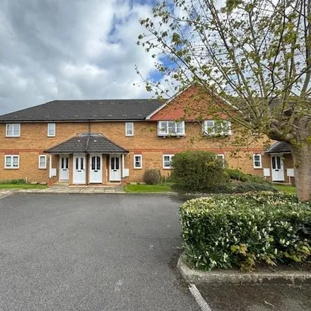 Rent this 2 bed apartment on Abbey Fishponds in Eason Drive, Abingdon