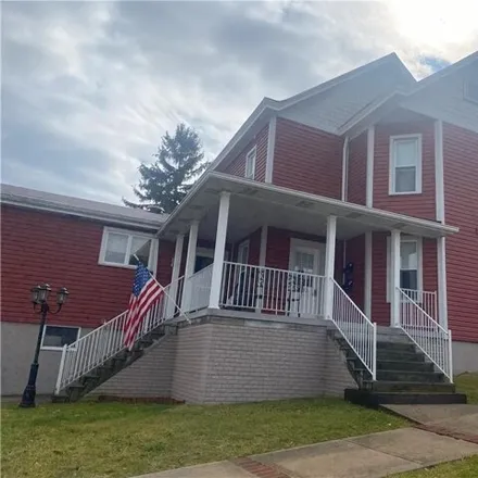 Rent this 2 bed apartment on 422 Stanton Street in Greensburg, PA 15601
