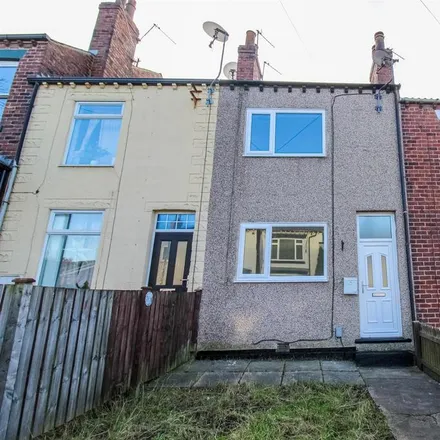 Rent this 3 bed townhouse on 12 Oakes Street in Ossett, WF2 9LN