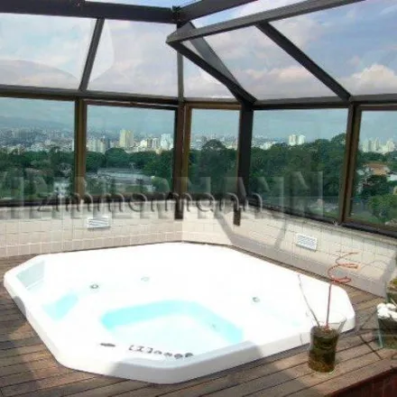 Buy this 4 bed apartment on Rua Princesa Leopoldina 595 in Lapa, São Paulo - SP