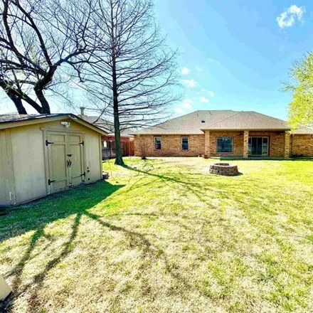 Image 2 - 472 Okarche, Enid, OK 73701, USA - House for sale